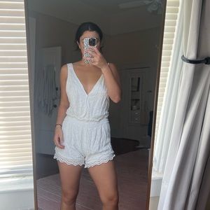 Surf Gypsy white romper in perfect condition